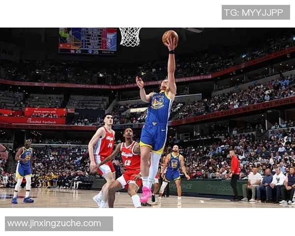 勇士后场新秀：能和老将们一起打球是莫大的荣耀，我对此无比感激