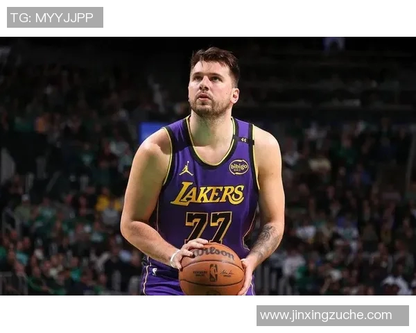 脚踝终结者！东契奇变向撤步直接晃趴文斯-威廉姆斯 对手鞋子都被晃飞