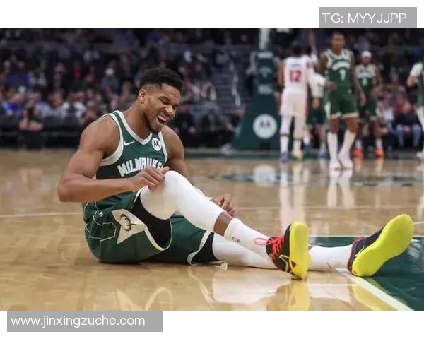 阿德托昆博蓝豹纹战靴引注目，豪取41分15篮板9助攻